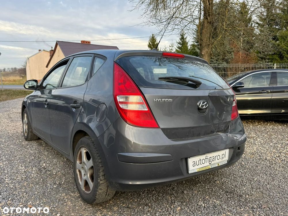Hyundai i30 1.4 Classic + - 11