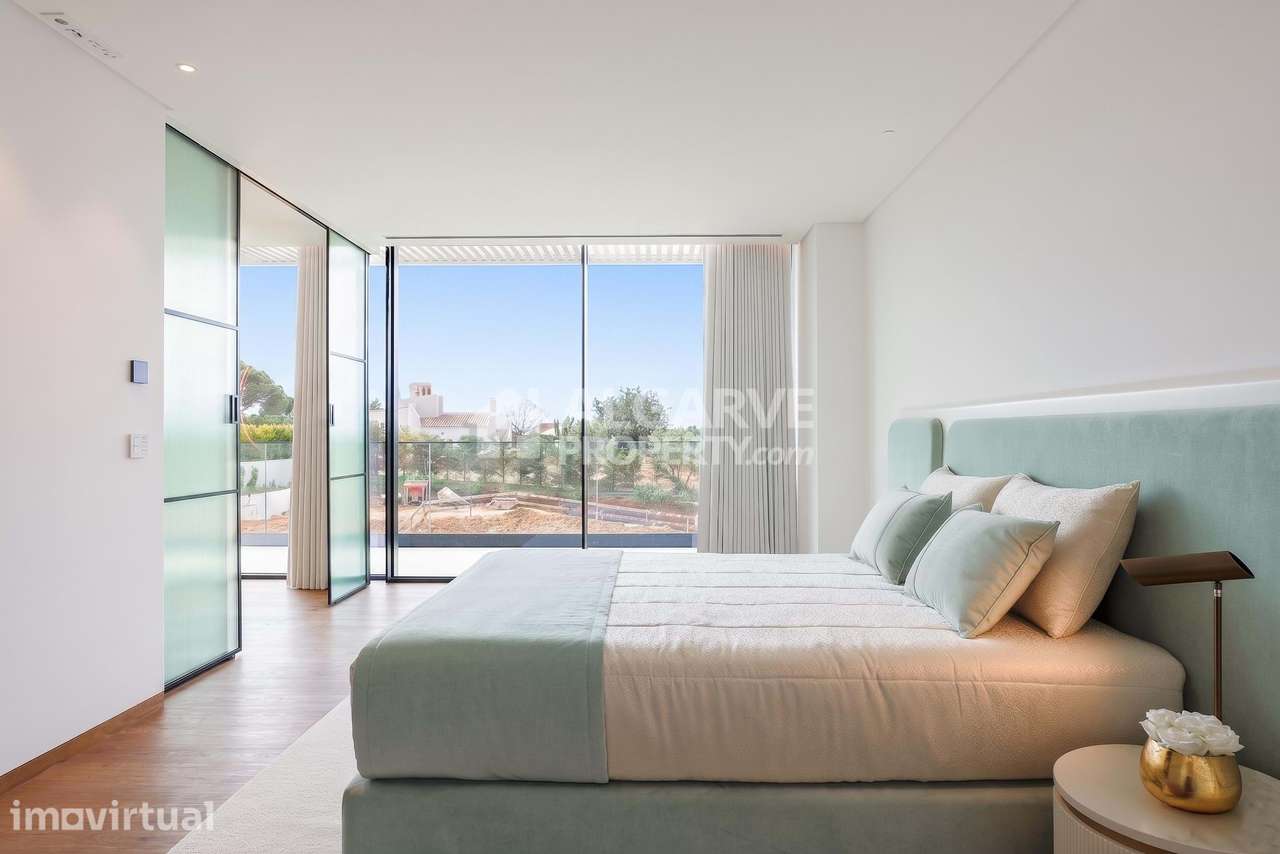Moradia V6 de Luxo Contemporâneo em Vilamoura - Grande imagem: 4/47