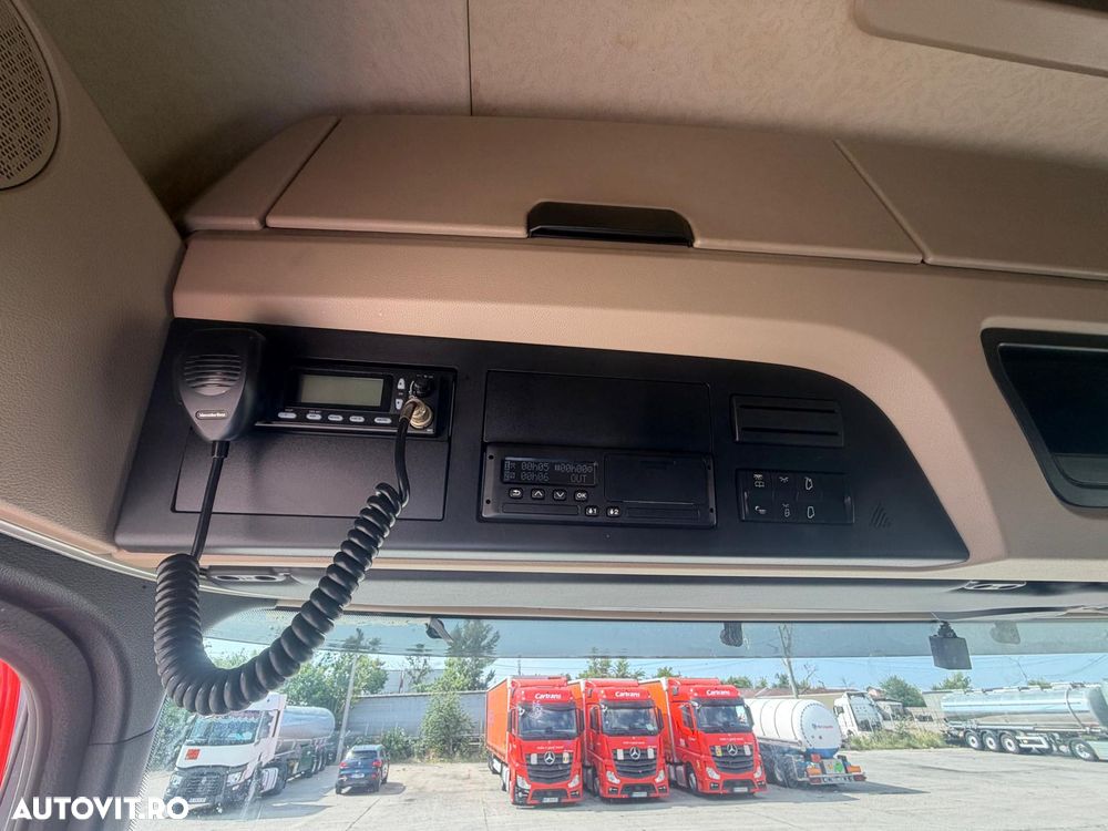 Mercedes-Benz ACTROS - 11