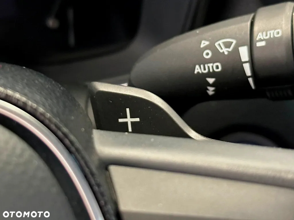 Toyota Corolla 2.0 Hybrid Comfort - 21