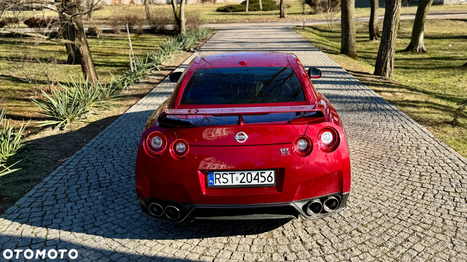 Nissan GT-R Premium Edition - 3