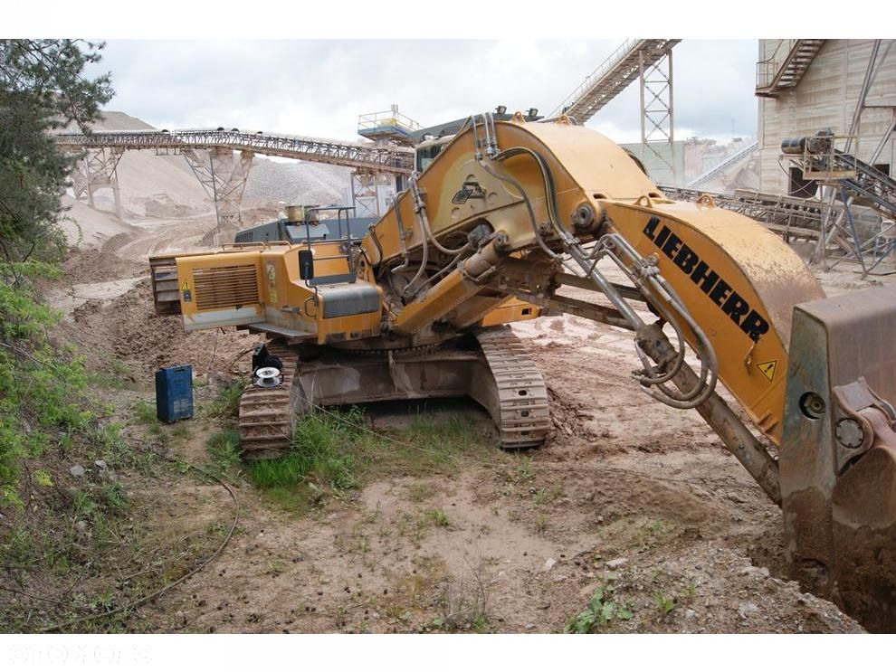 Liebherr R964C - 10
