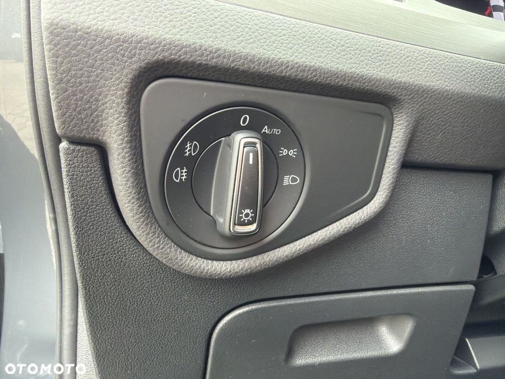 Volkswagen Touran 2.0 TDI BMT Comfortline DSG - 22