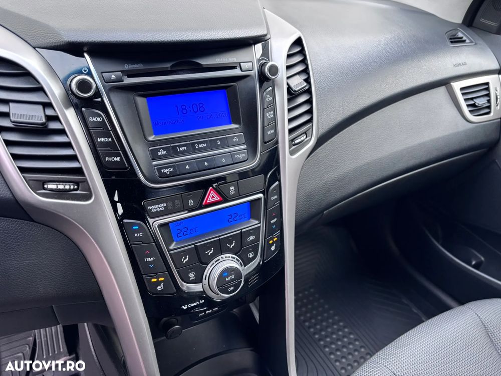 Hyundai i30 blue 1.4 Trend - 25