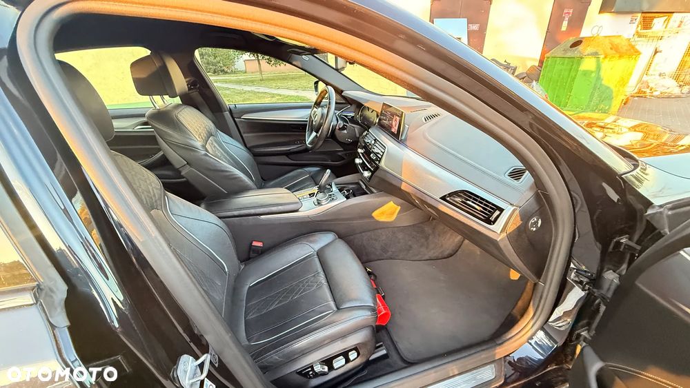 BMW Seria 5 530i xDrive - 11