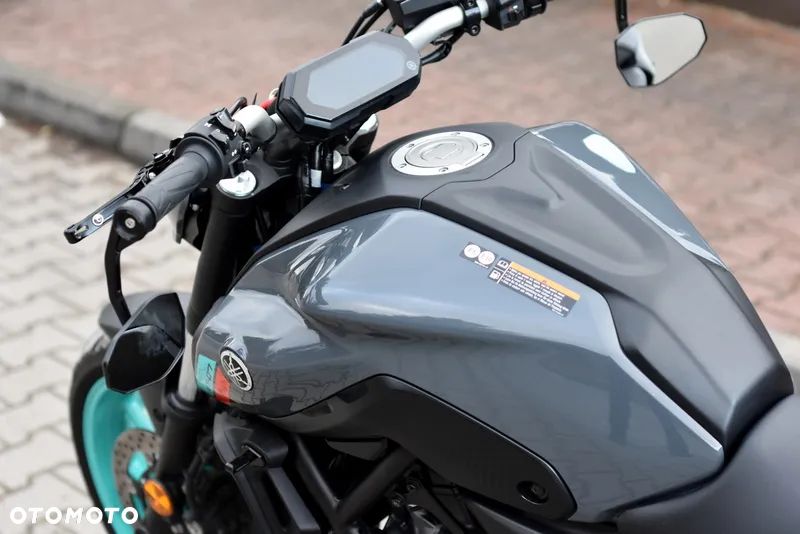 Yamaha MT - 28