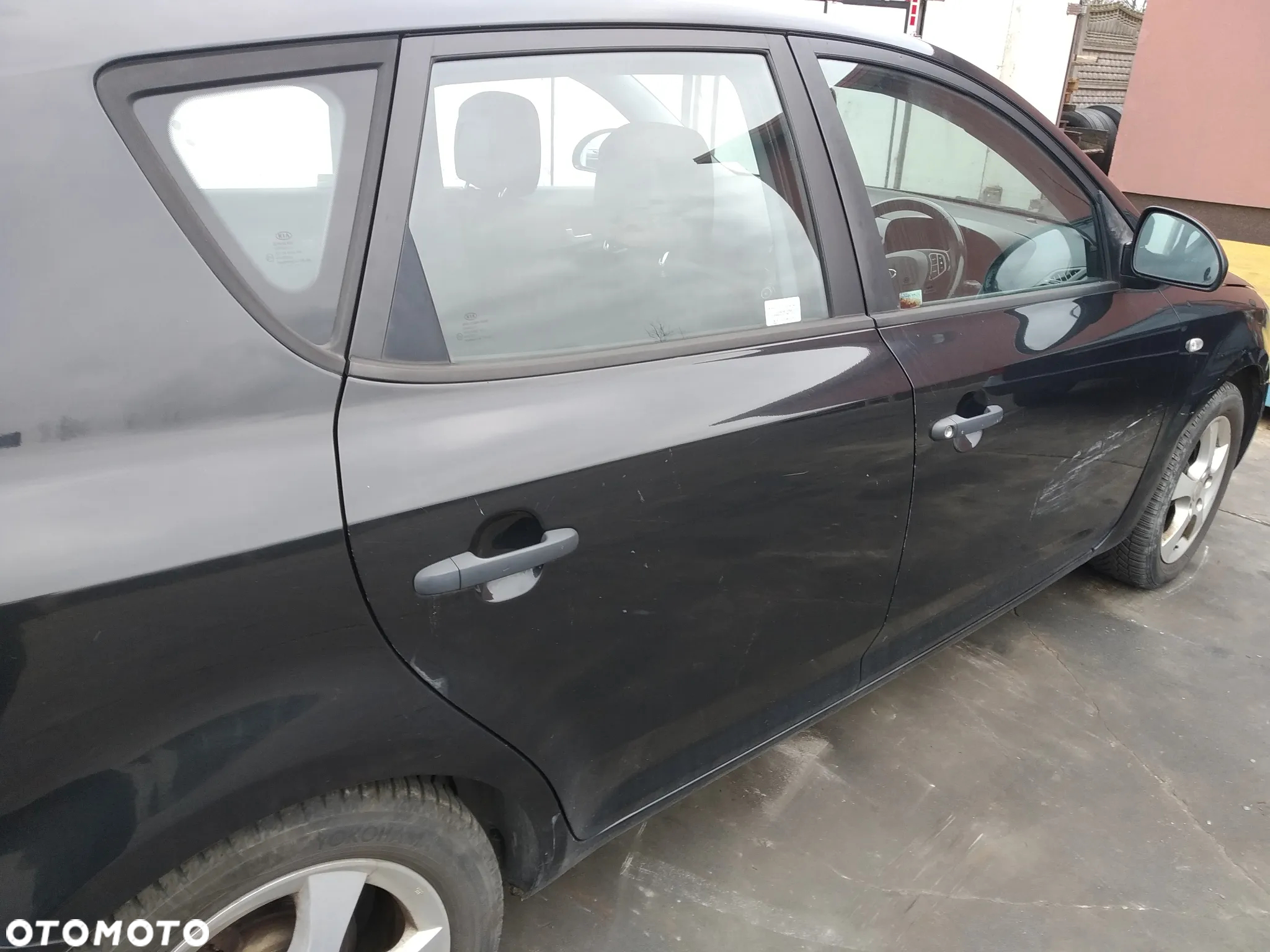 KIA CEED I 1.6 CRDI 06 - 09 - DRZWI PRZÓD TYL LEWE PRAWE UK 1K - 21