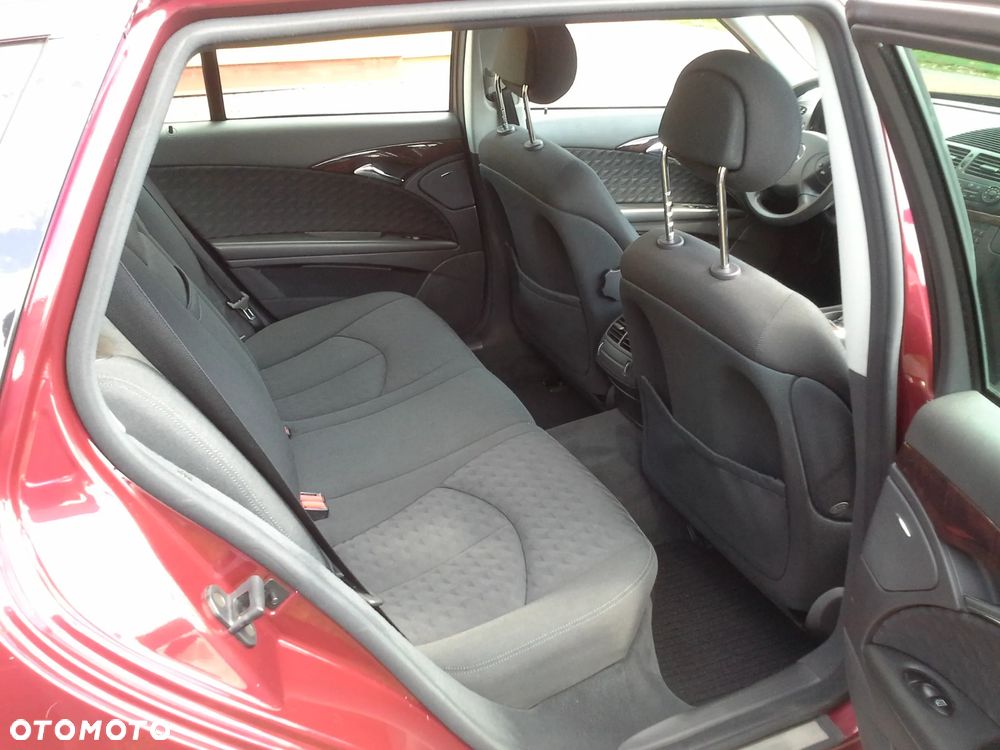 Mercedes-Benz Klasa E 200 Kompressor T Classic - 11