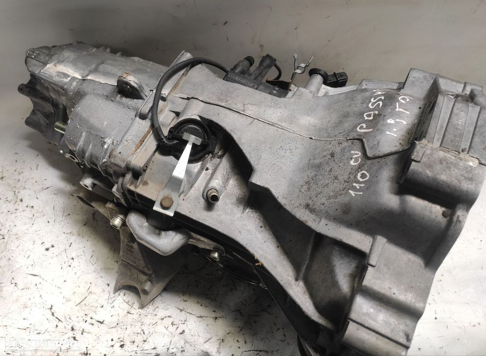 Caixa de velocidades manual VOLKSWAGEN Passat (3B2) - 2