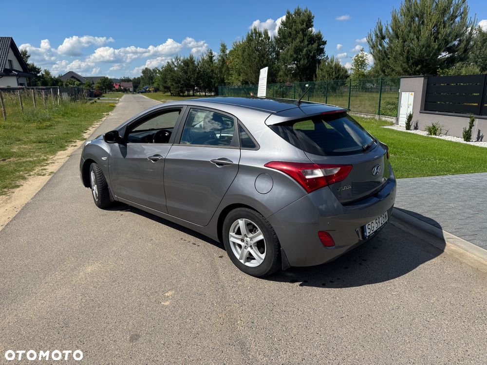 Hyundai i30 1.6 Premium - 11