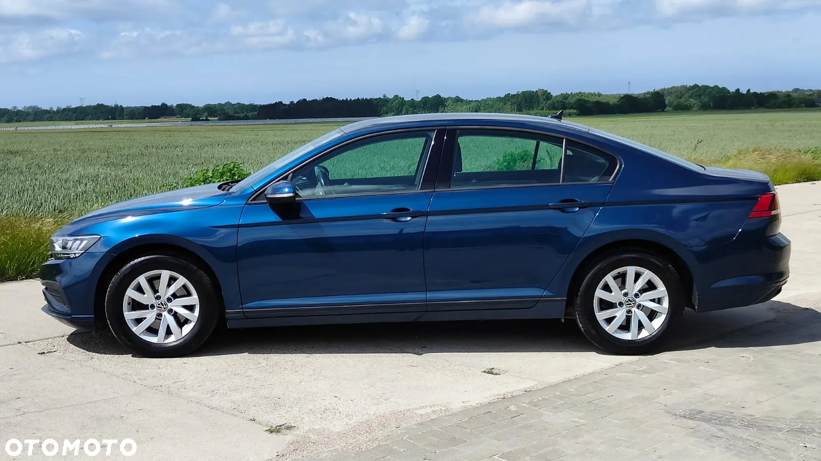 Volkswagen Passat - 4
