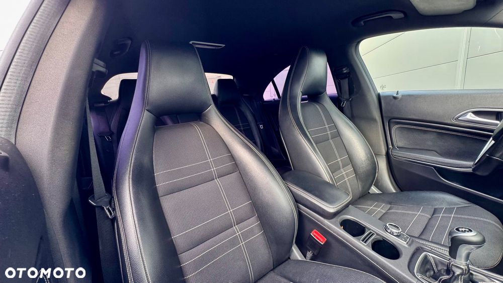 Mercedes-Benz CLA 200 AMG Line - 33
