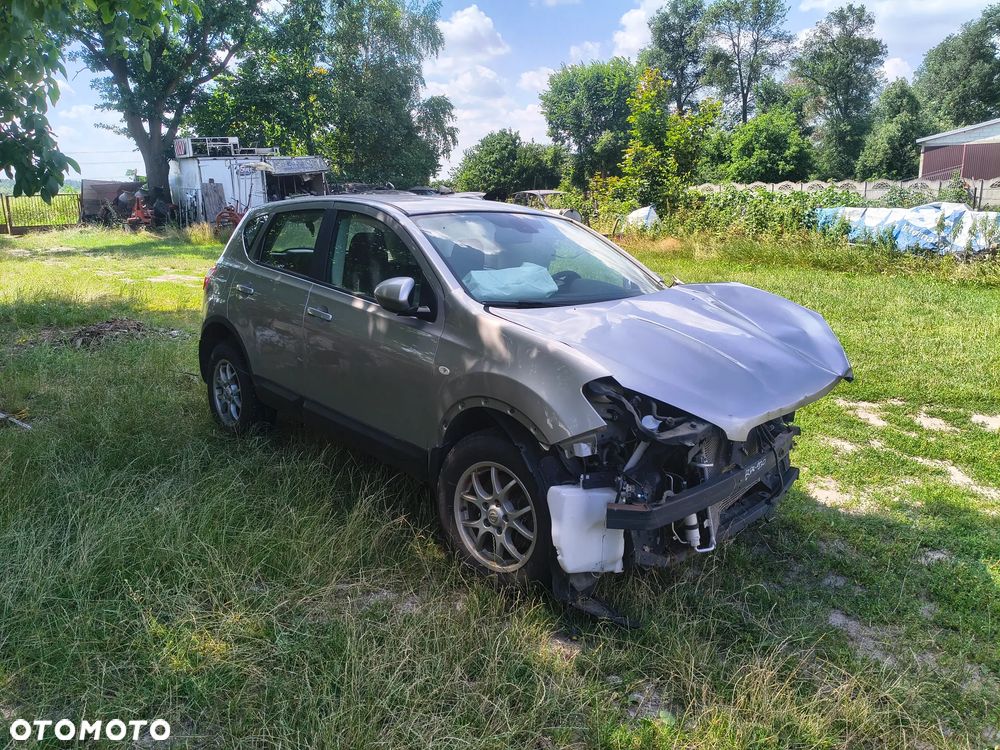 Nissan Qashqai 1.6 visia - 2