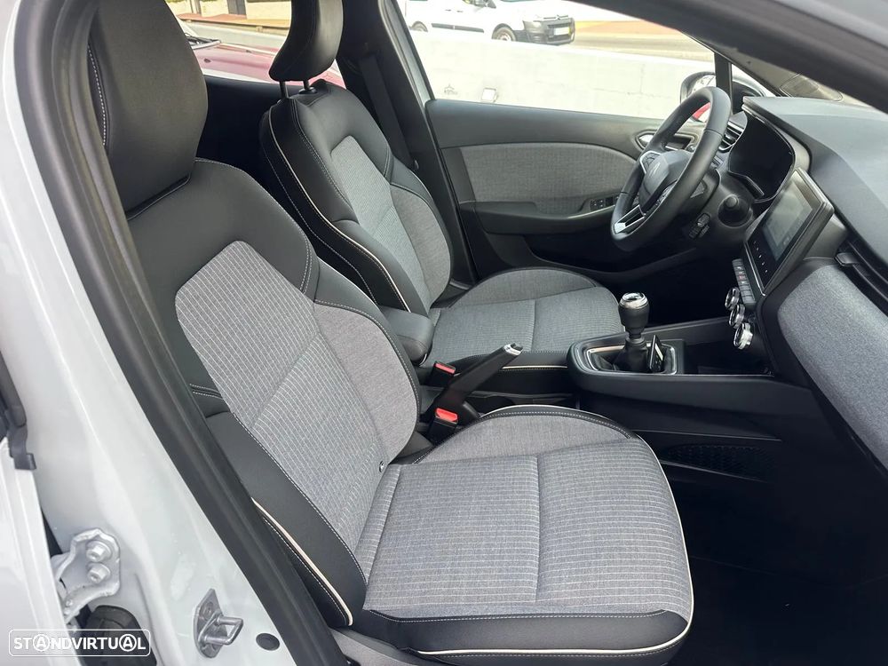 Renault Clio - 13