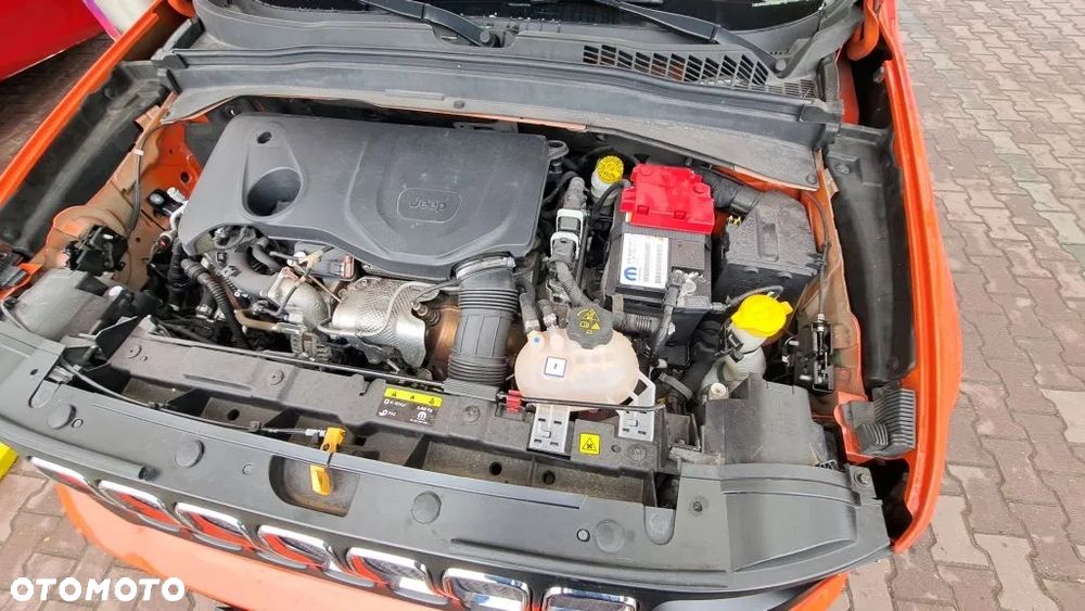 Jeep Renegade ver-1-3-gse-t4-turbo-limited-fwd-s-s - 32