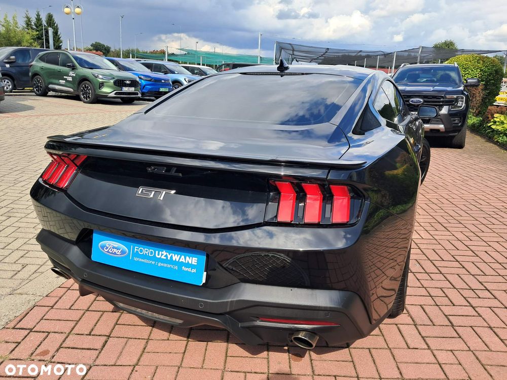Ford Mustang - 13