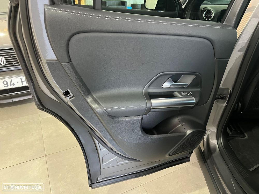 Mercedes-Benz EQA 250+ Edition — fotografia 14