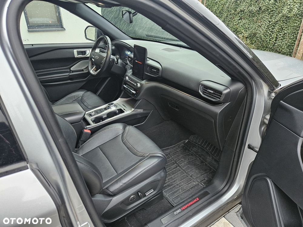 Ford Explorer - 13