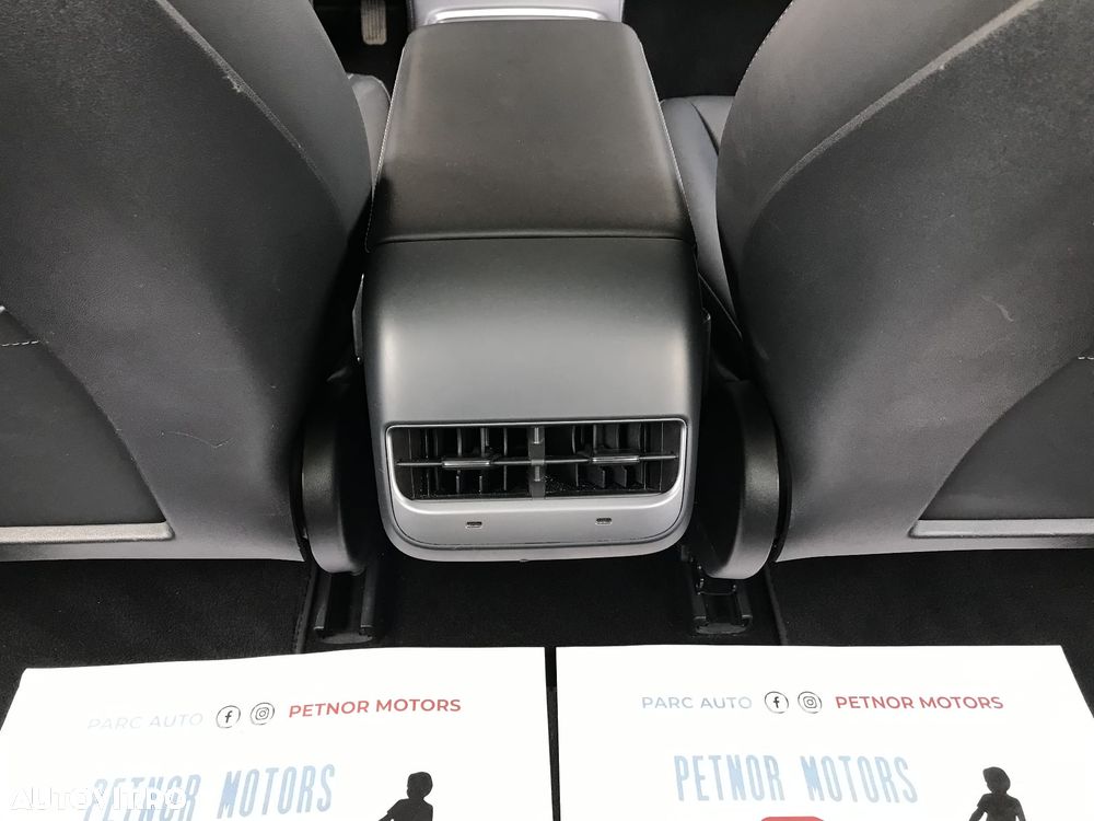 Tesla Model 3 RWD - 35