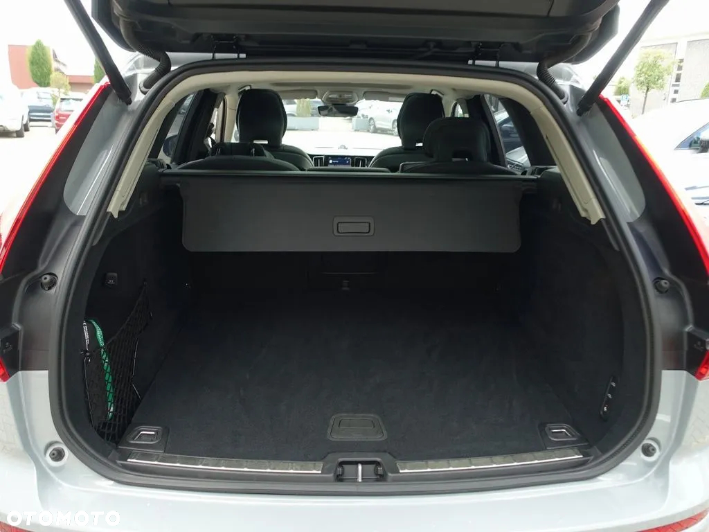 Volvo XC 60 B5 B AWD Ultra Dark - 17