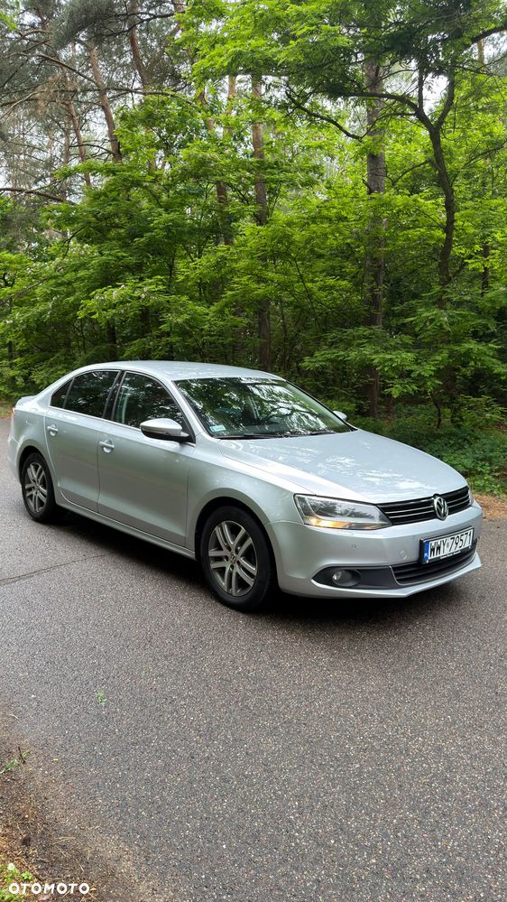 Volkswagen Jetta 2.0 TDI Highline Optimum DSG - 4