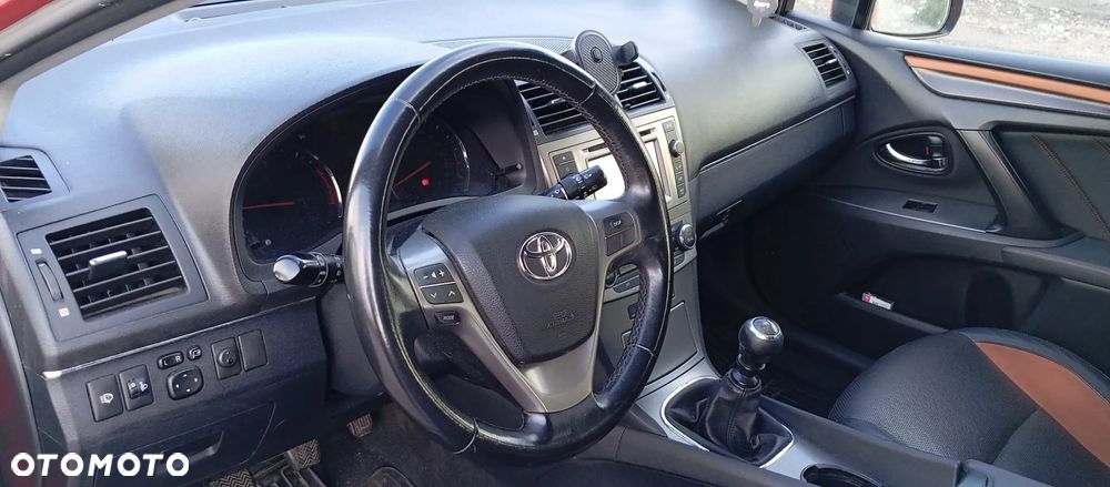 Toyota Avensis 2.0 D-4D Luna - 11