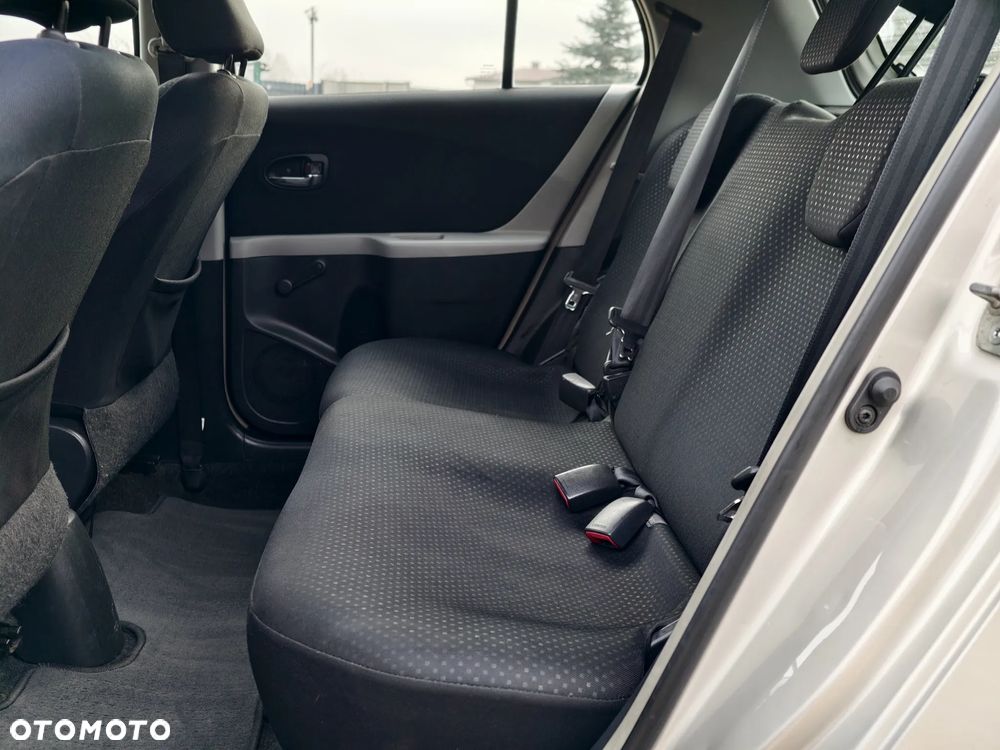 Toyota Yaris 1.33 Premium - 12