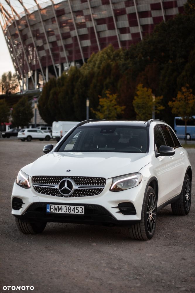 Mercedes-Benz GLC 300 4Matic 9G-TRONIC AMG Line - 2