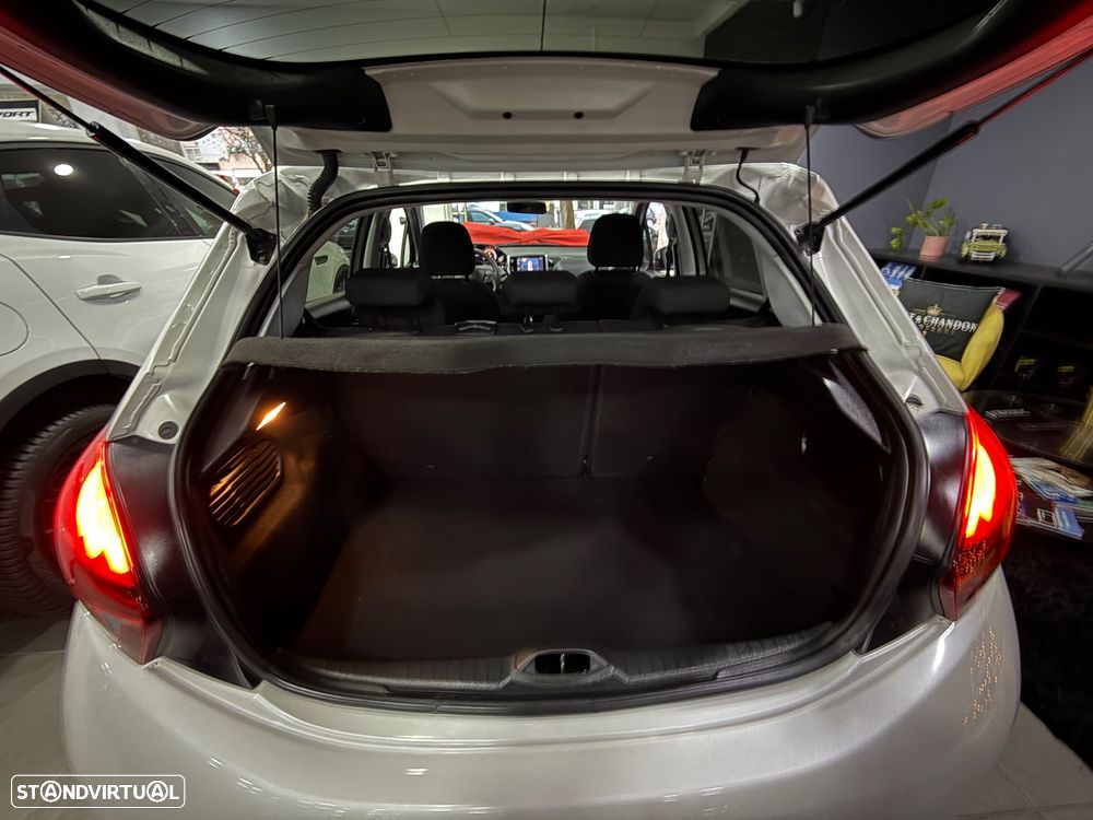 Peugeot 208 1.2 PureTech Style - 11