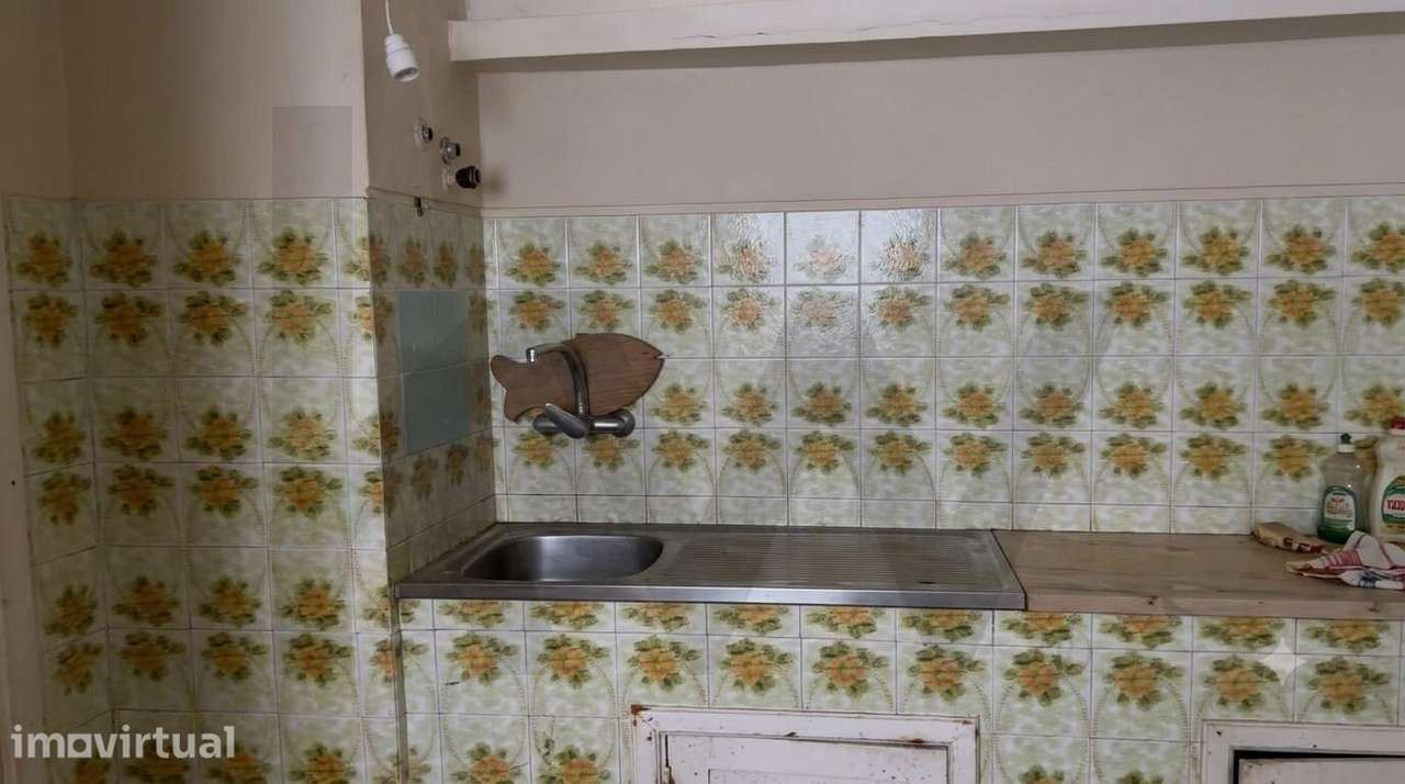 T3 com jardim para renovação no centro de Penafiel. - Grande imagem: 5/8