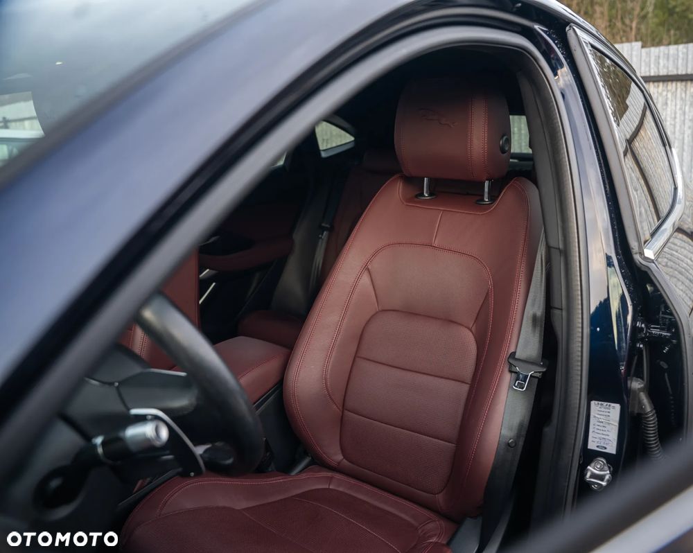 Jaguar E-Pace D200 AWD R-Dynamic SE - 16