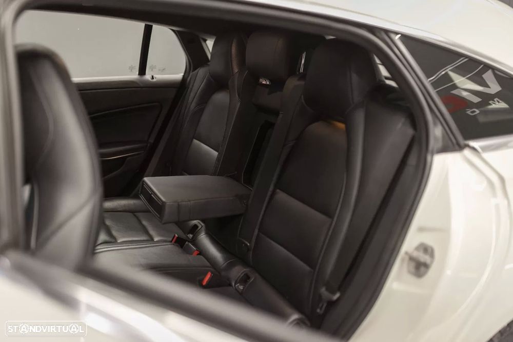 Mercedes-Benz CLA 220 d Shooting Brake AMG Line Aut. - 17