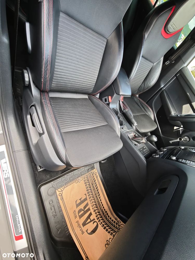 Skoda Octavia 2.0 TDI RS - 26