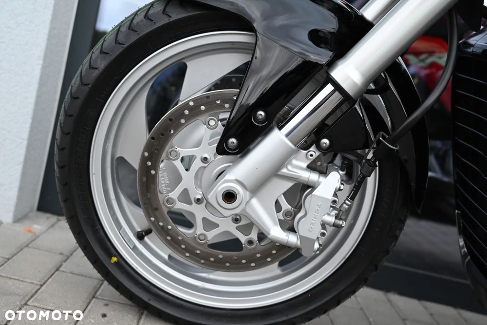 Suzuki Intruder - 38