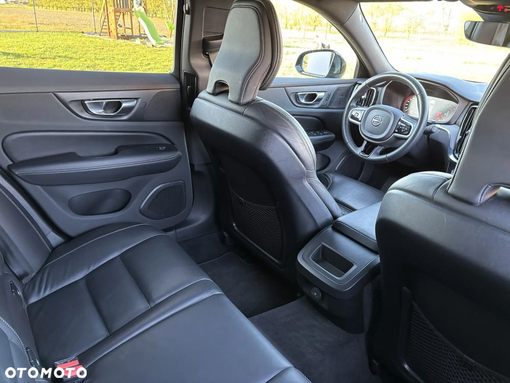 Volvo V60 B4 D R-Design - 29