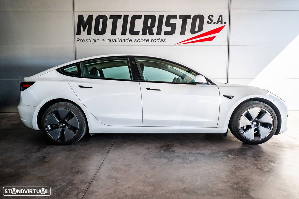 Tesla Model 3 - 9