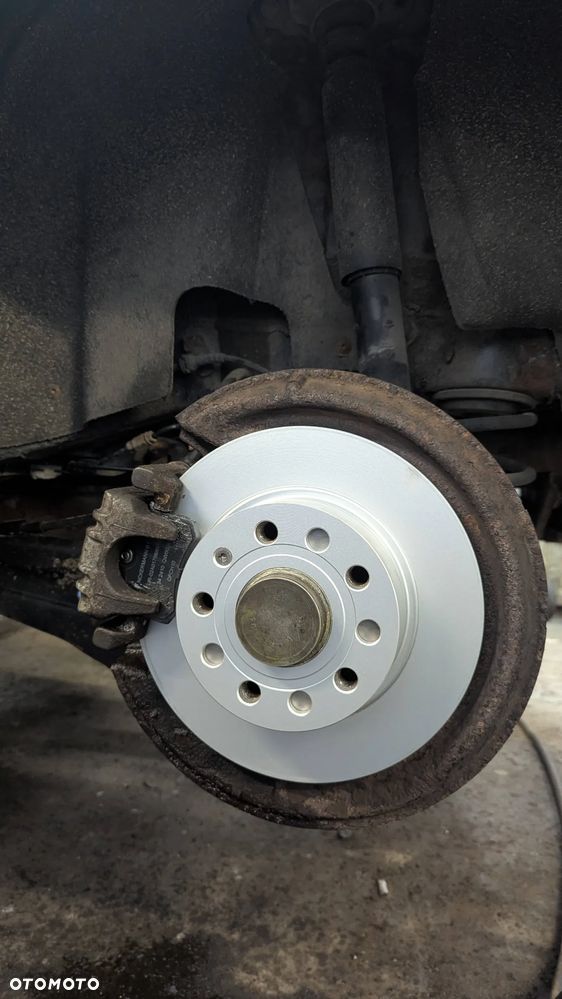 Volkswagen Golf 1.6 FSI Comfortline - 14