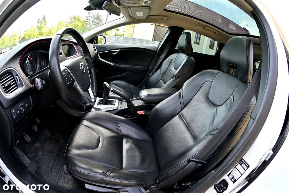Volvo V40 D4 Summum - 18