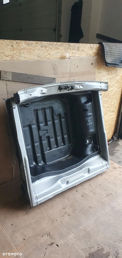 Wanna wnęka bagażnika VW Passat B6 3C0813114D - 3