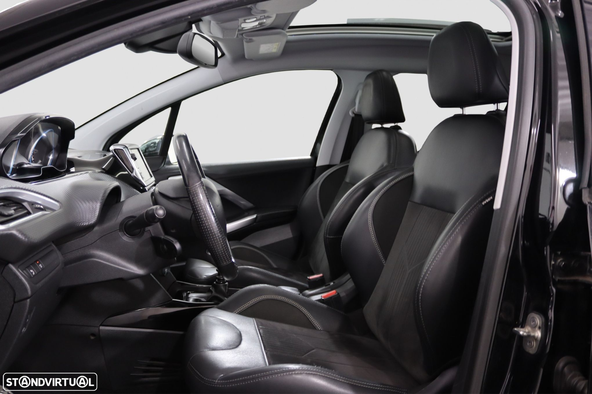 Peugeot 2008 1.2 PureTech Allure - 8