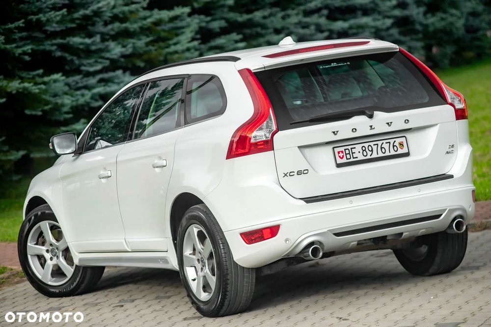 Volvo XC 60 D5 AWD Geartronic Momentum - 10