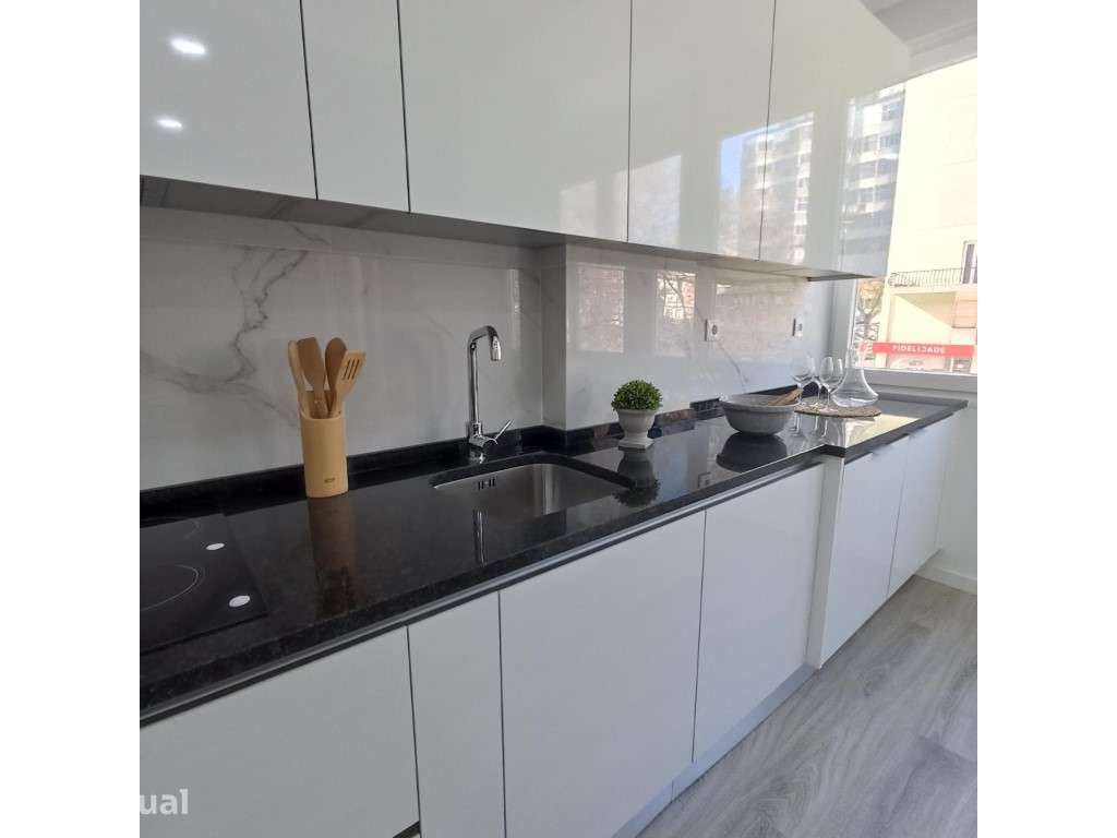 Apartamento T3 Remodelado com Excelentes Áreas - Benfica - Grande imagem: 5/19