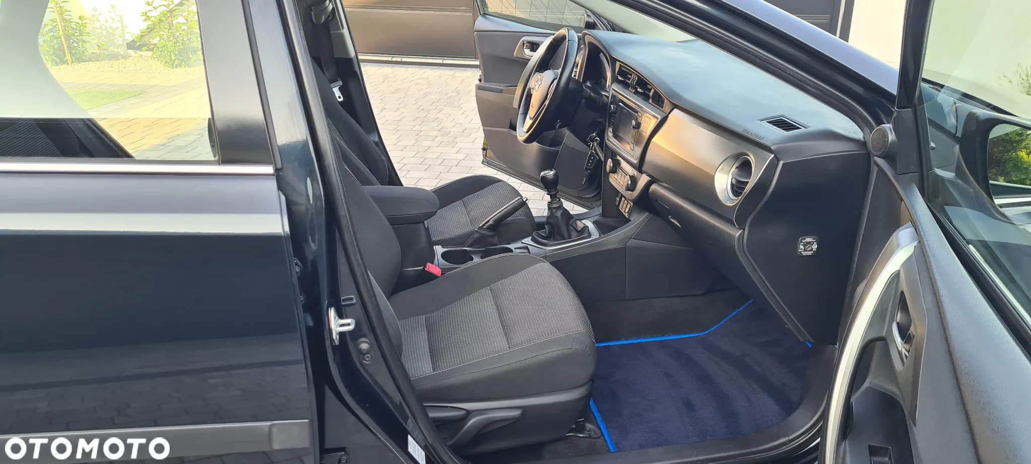 Toyota Auris 1.6 Premium - 26