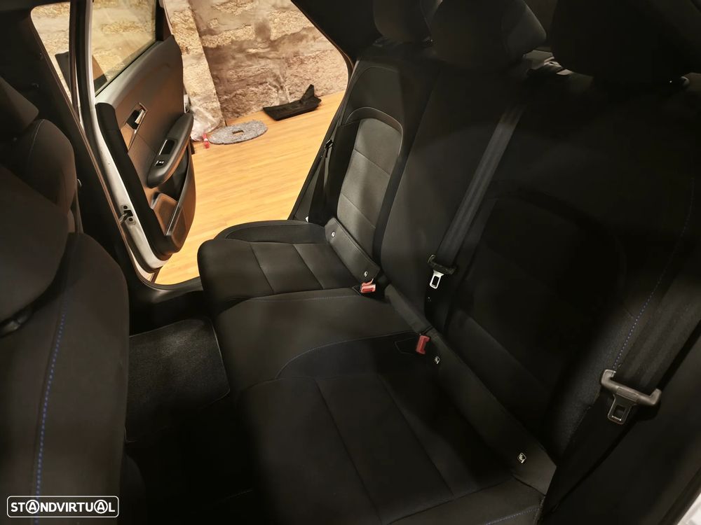 MG MG4 51 kWh Standard - 13