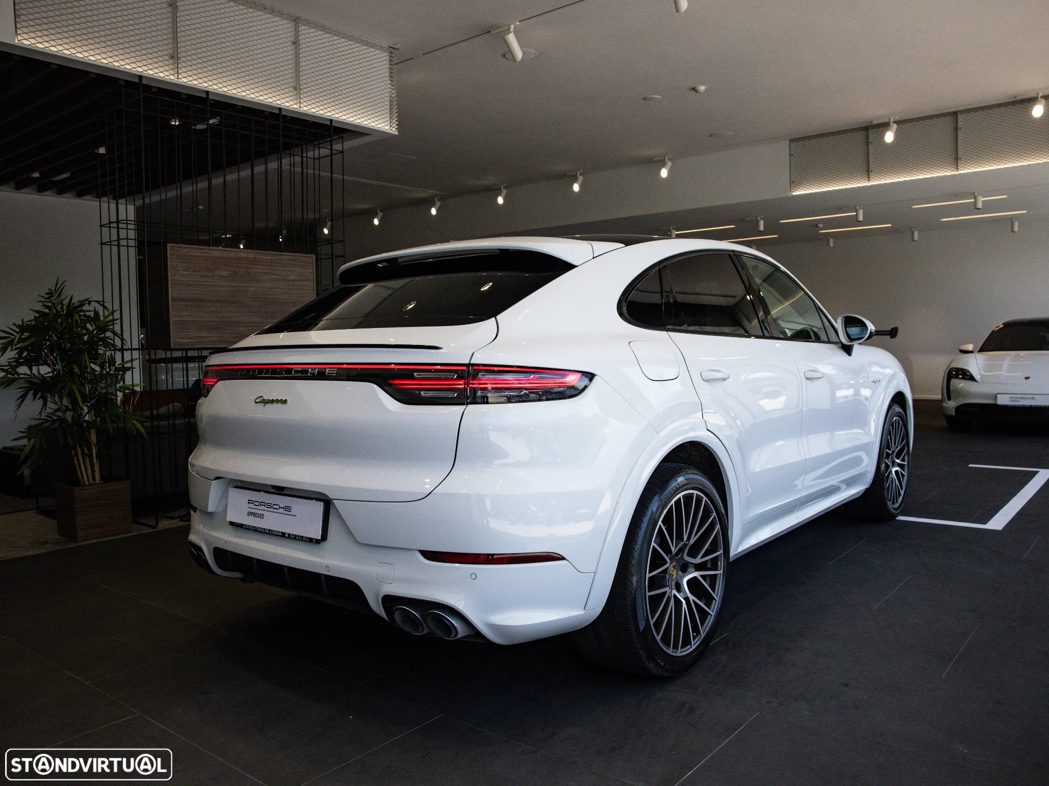 Porsche Cayenne Coupé E-Hybrid - 9