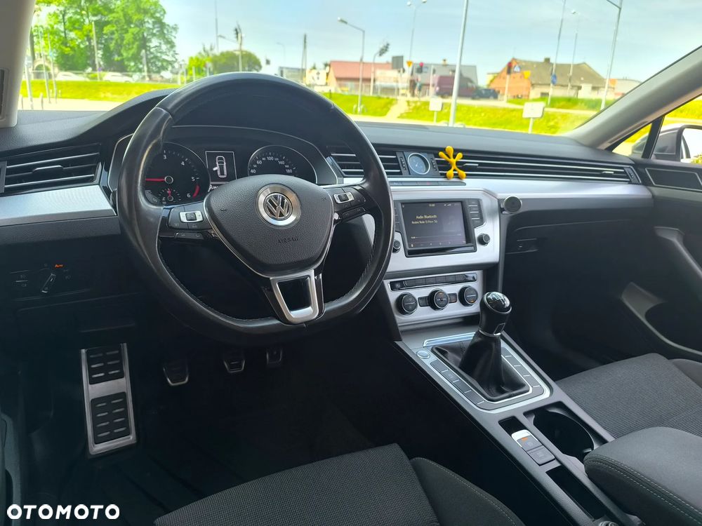 Volkswagen Passat 1.6 TDI (BlueMotion Technology) Comfortline - 20