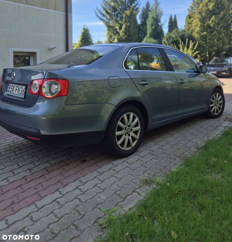 Volkswagen Jetta 1.9 TDI Comfortline - 3