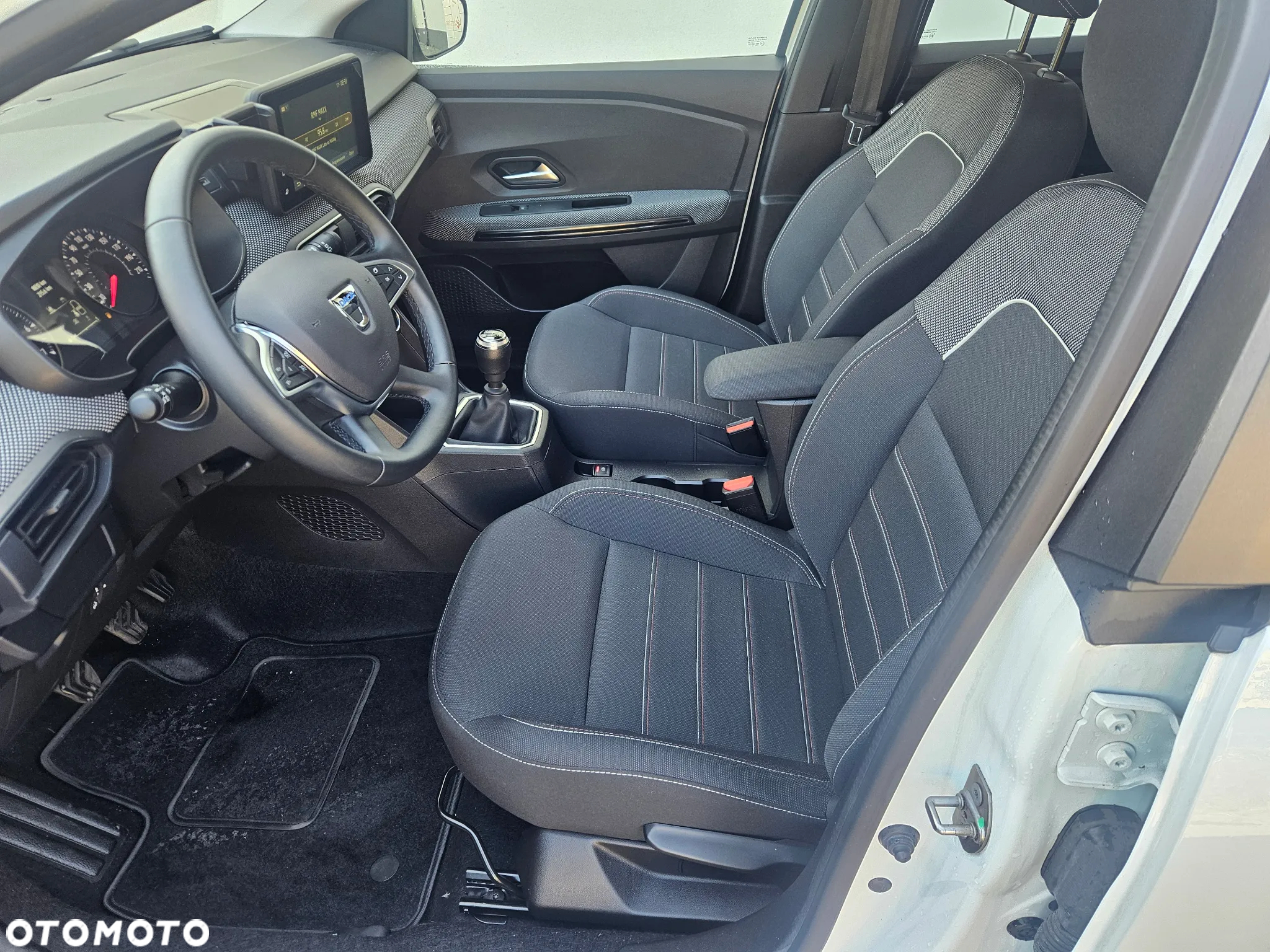 Dacia Jogger 1.0 TCe Extreme 7os - 13