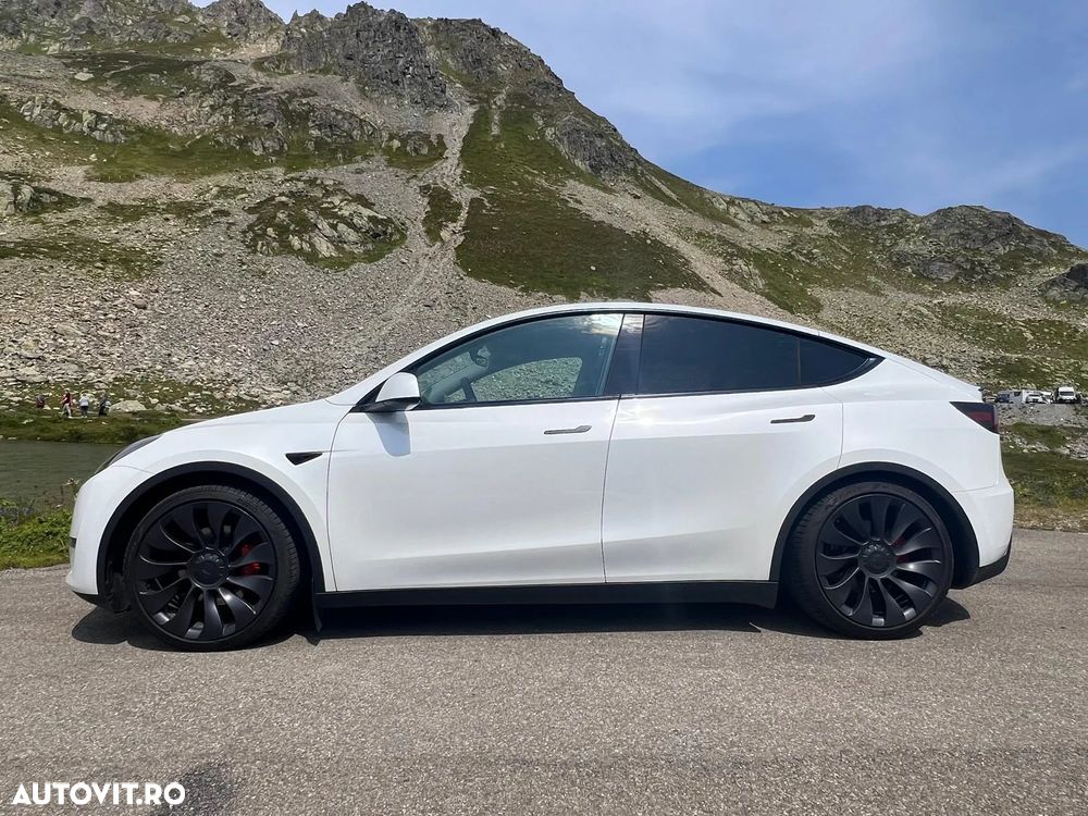 Tesla Model Y Performance Dual Motor AWD - 5