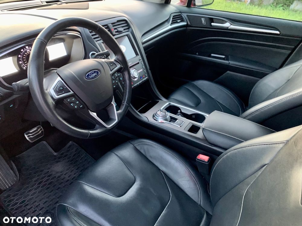 Ford Mondeo 2.0 EcoBoost Titanium - 27